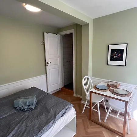 Apartamento Cozy With Backyard And Close To Public Transport *