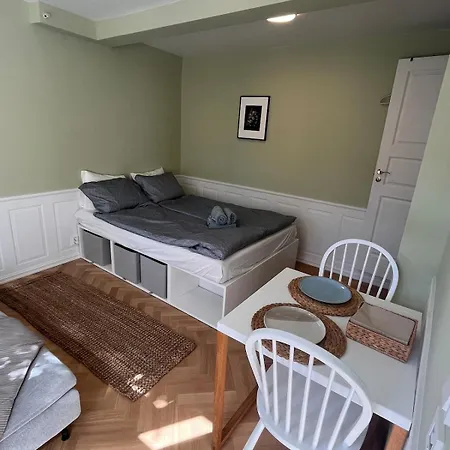 Apartamento Cozy With Backyard And Close To Public Transport *