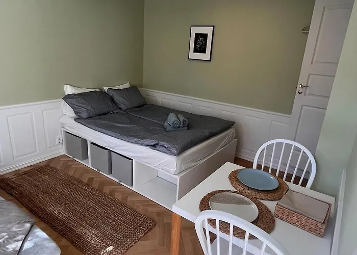 Daire Cozy With Backyard And Close To Public Transport *
