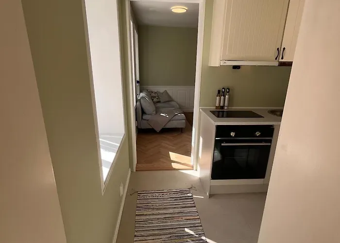 דירה Cozy With Backyard And Close To Public Transport