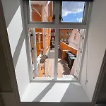 Cozy With Backyard And Close To Public Transport Lägenhet